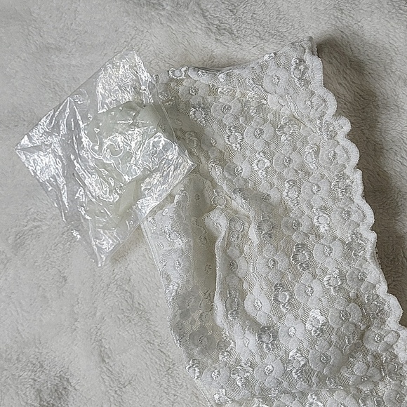 Olga Strapless Underwire White Lace Bra. Style# 36632 - Picture 11 of 11